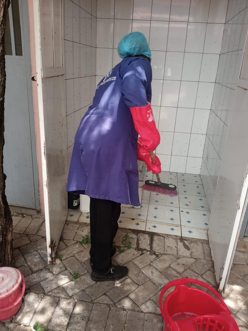 Robu Cleaning Services team at work